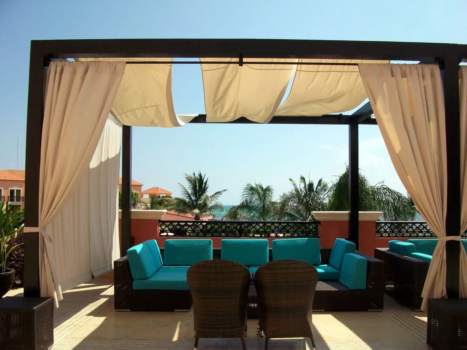 CrownalorResort amenities